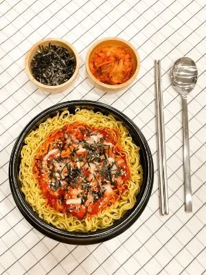 รามยอนฮอตชิกเก้นชีส ตรา แฮปปี้เชฟ
